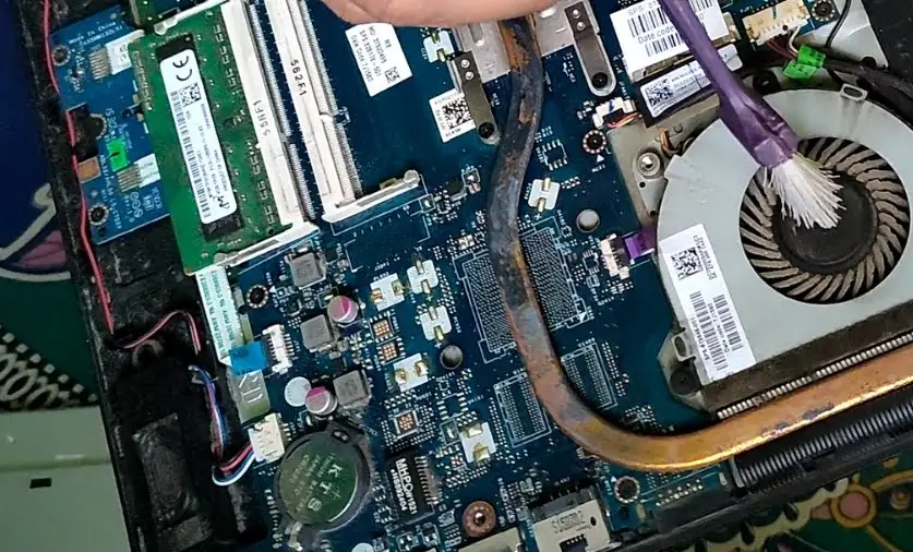 Clean the Internals of the HP Laptops
