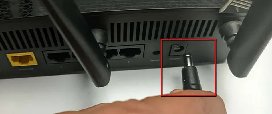 Unplug the Router's Power Cable In Order To Fix The Hulu Error Code P-DEV313